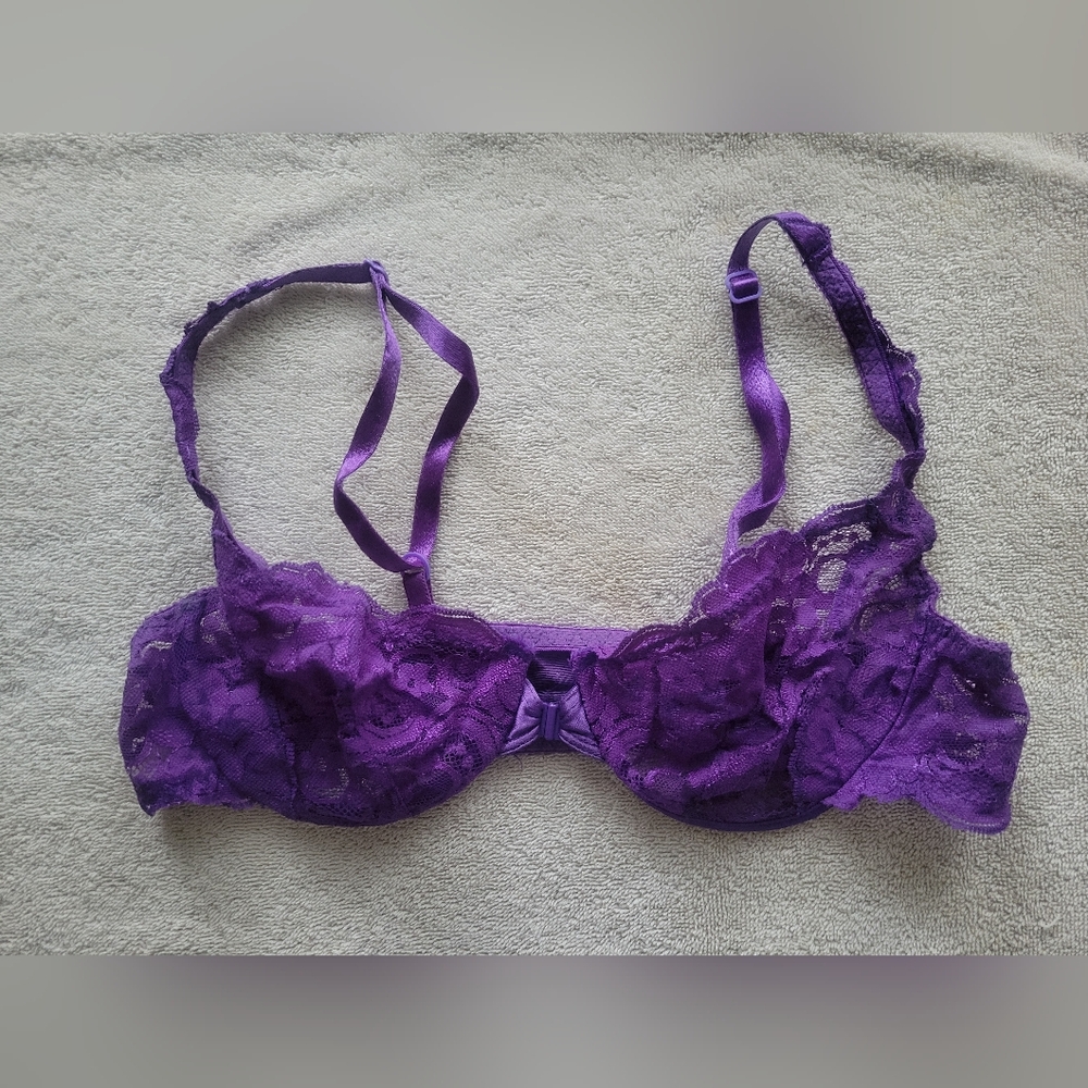Victoria's Secret Purple Lace Underwire Bra